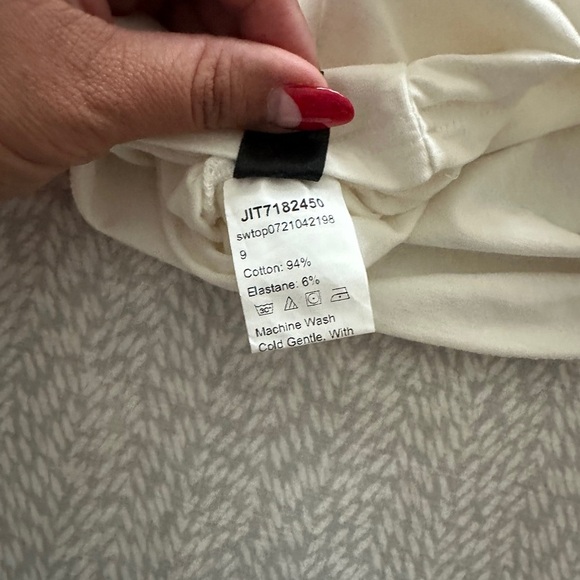 One-Shoulder Off White Blouse - Picture 3 of 3